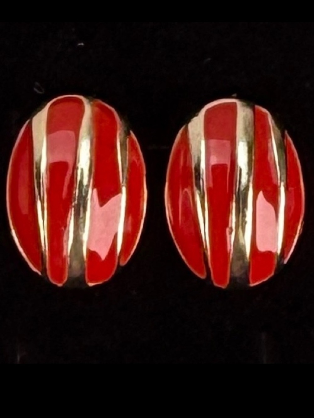 Vintage red goldtone stripe costume pierced earrings